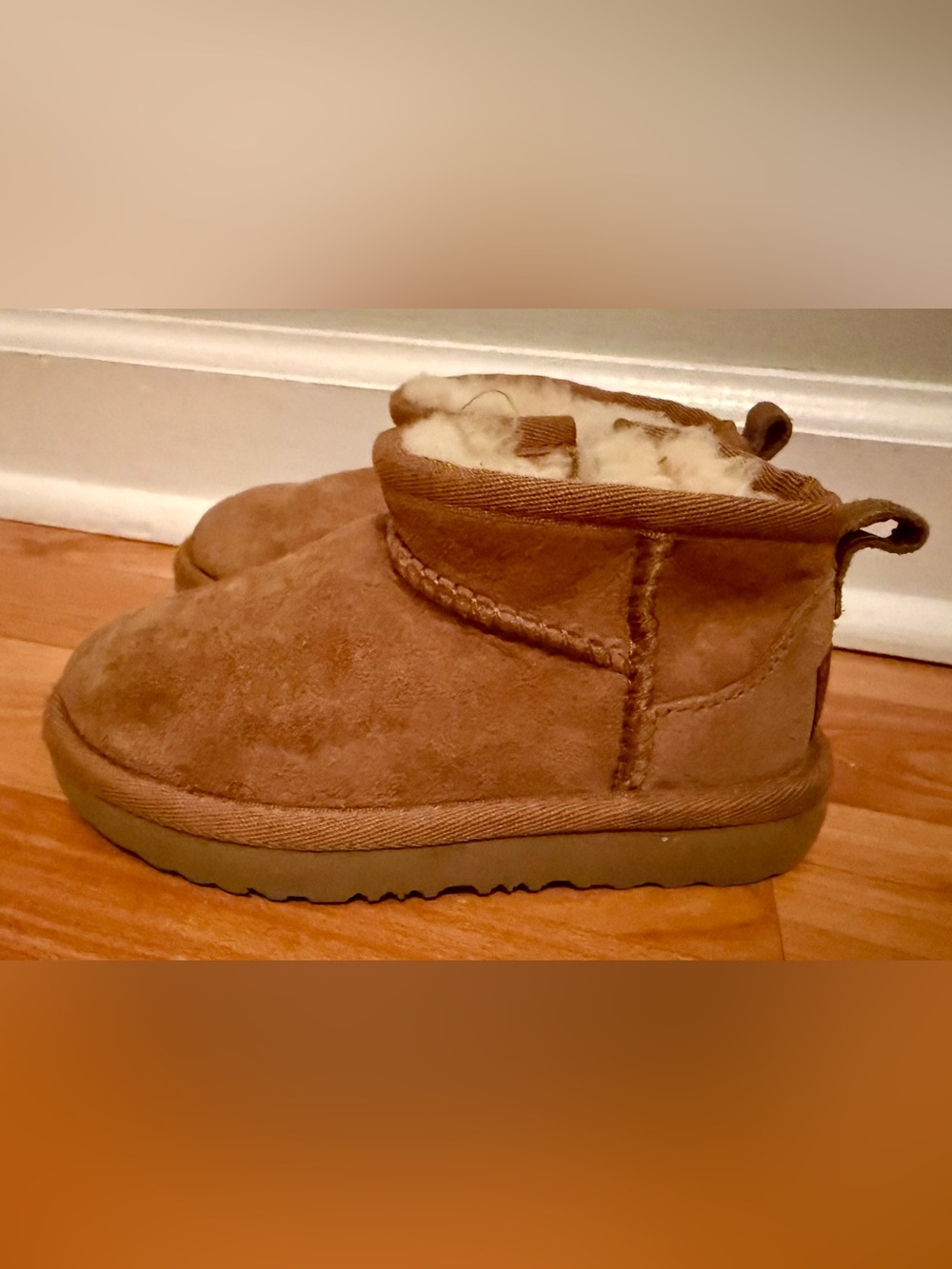 UGG Kids Chestnut Suede Shearling-Lined Booties